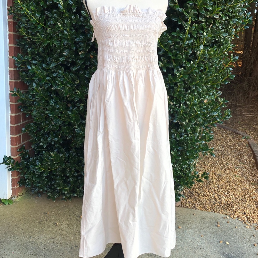 🌸 NWOT strapless midi dress